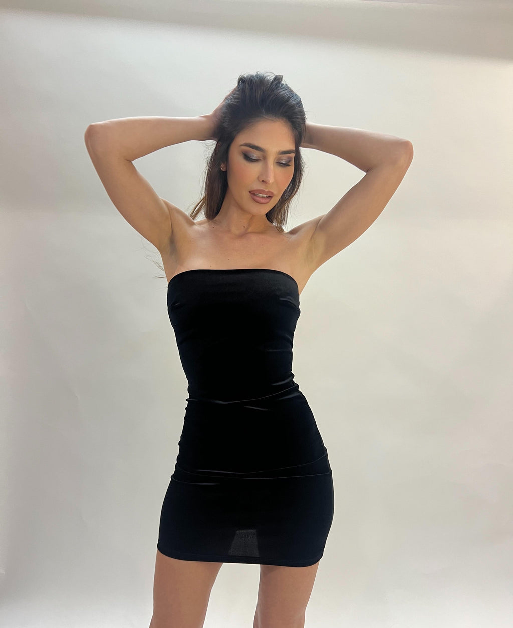 Vestido Mini de Terciopelo Palabra de Honor - Talla Única