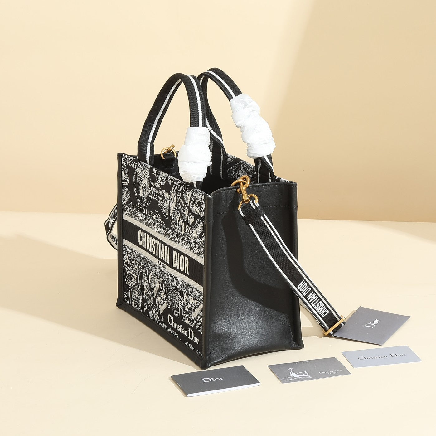 Women's Paris Map Embroidered Book Tote – Black