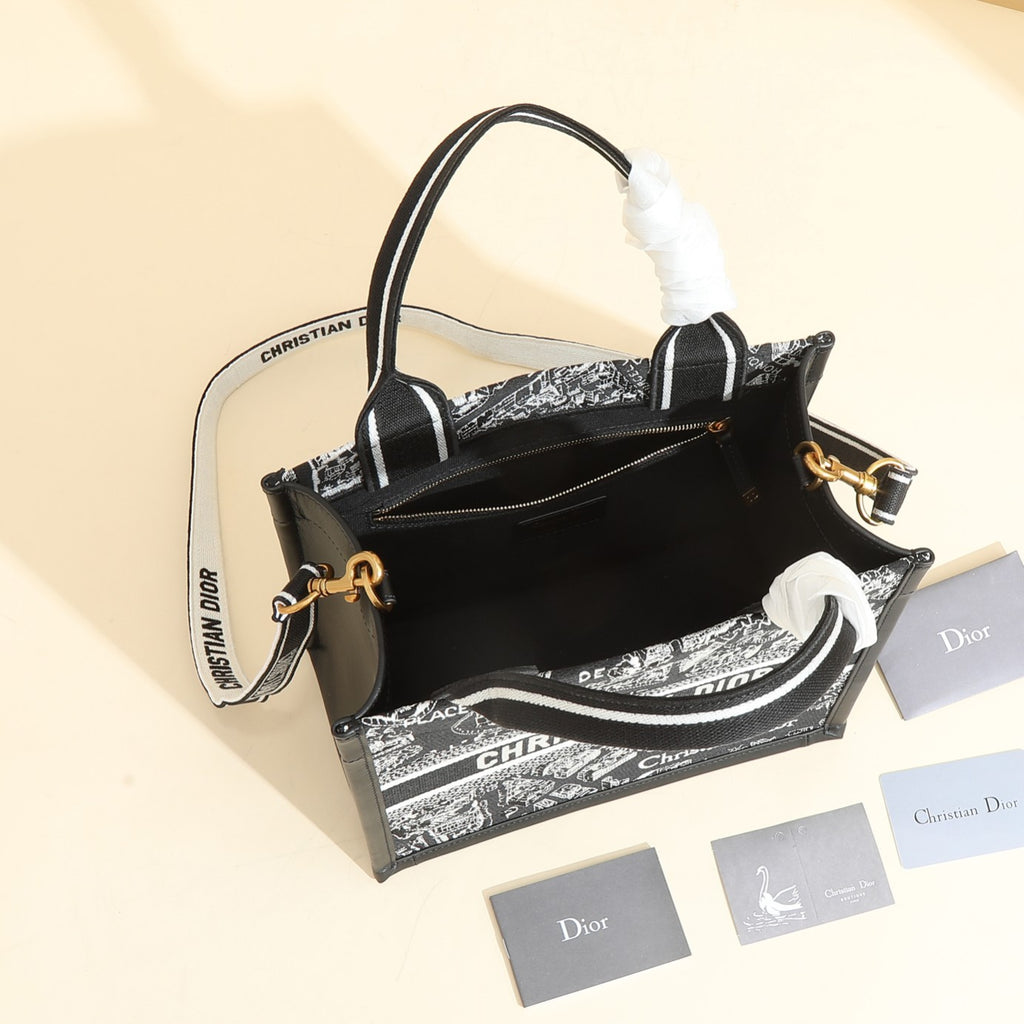Women's Paris Map Embroidered Book Tote – Black