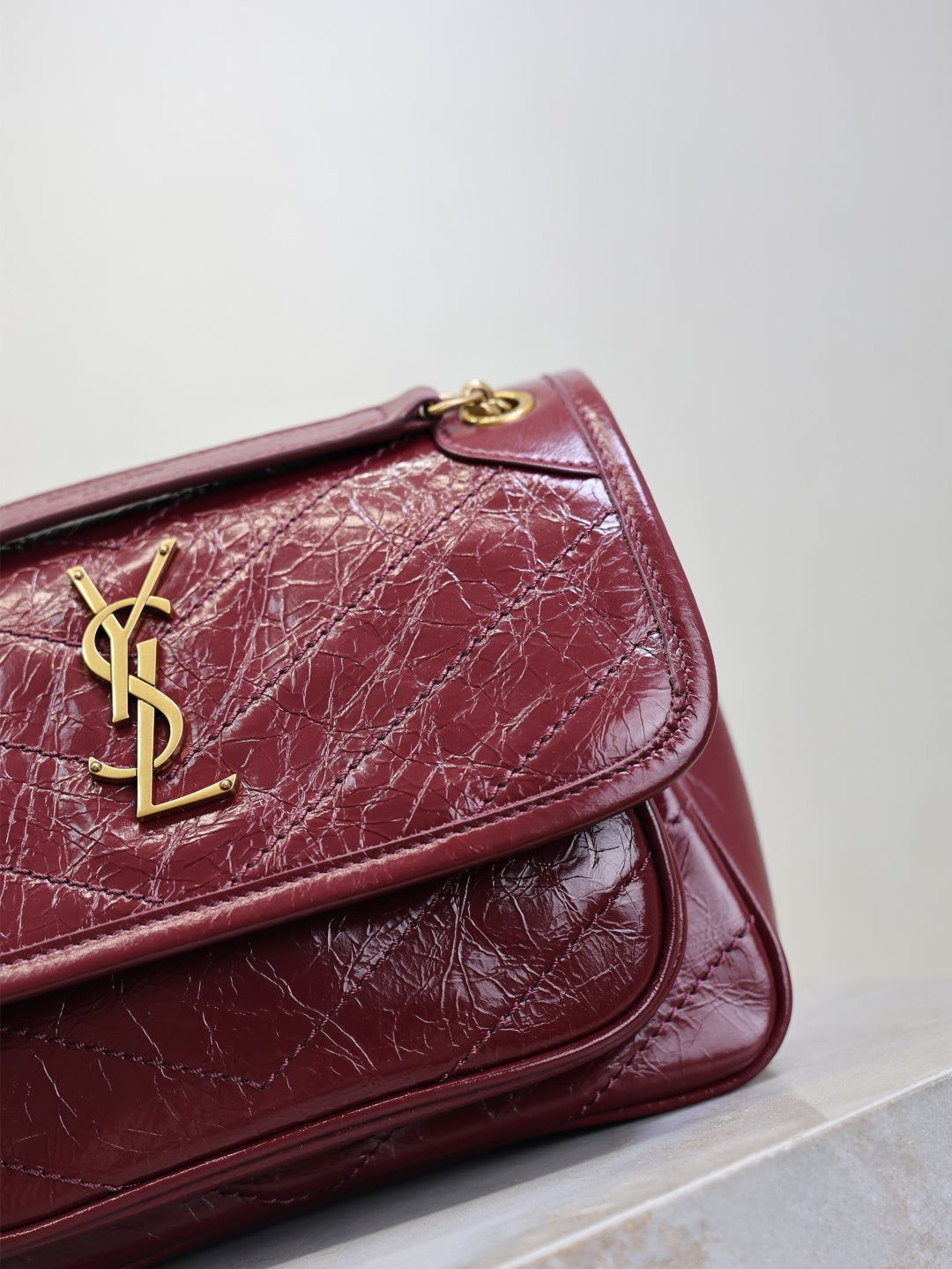 Women's Niki Medium Shoulder Bag – Burgundy