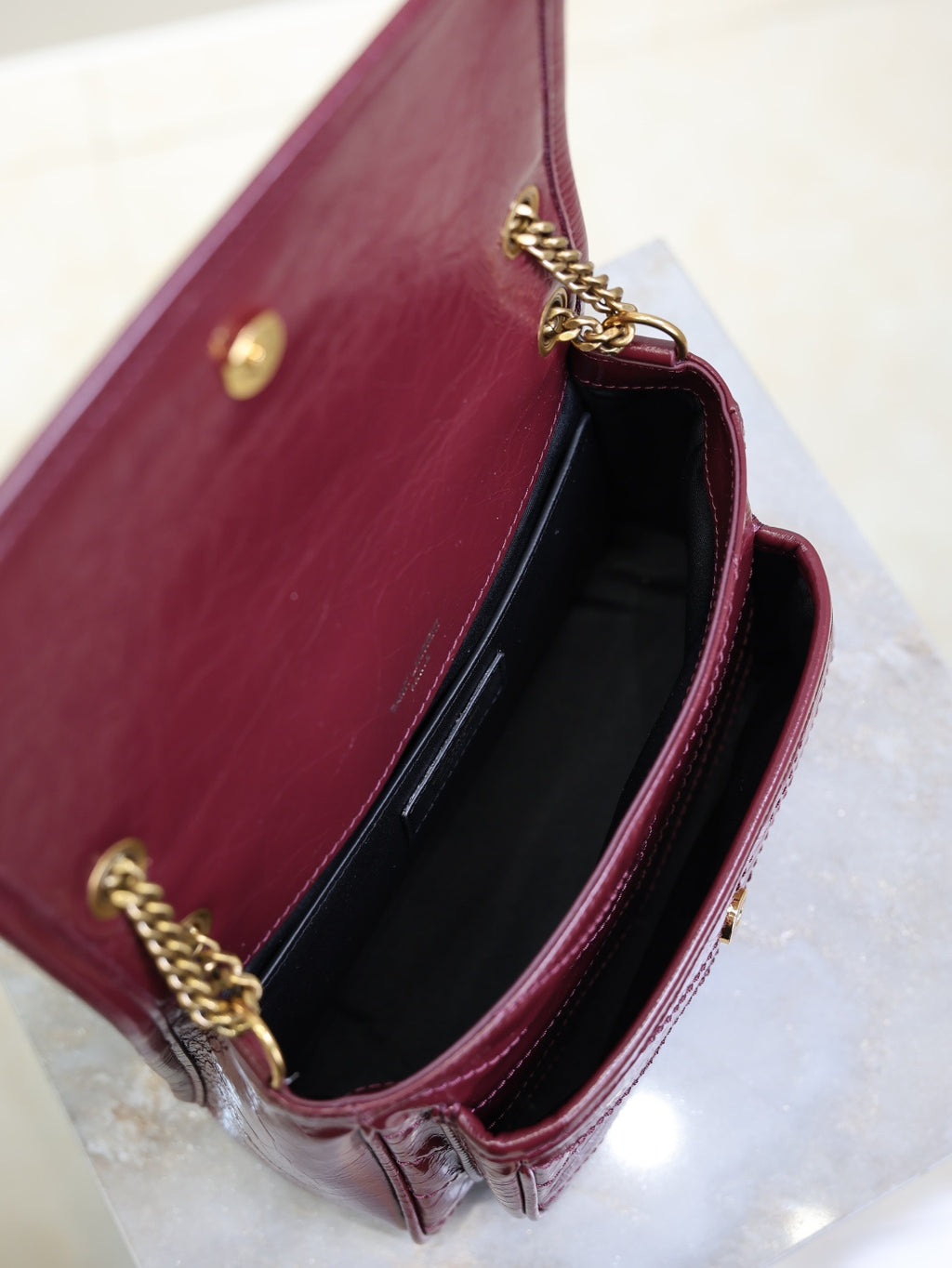 Women's Niki Medium Shoulder Bag – Burgundy