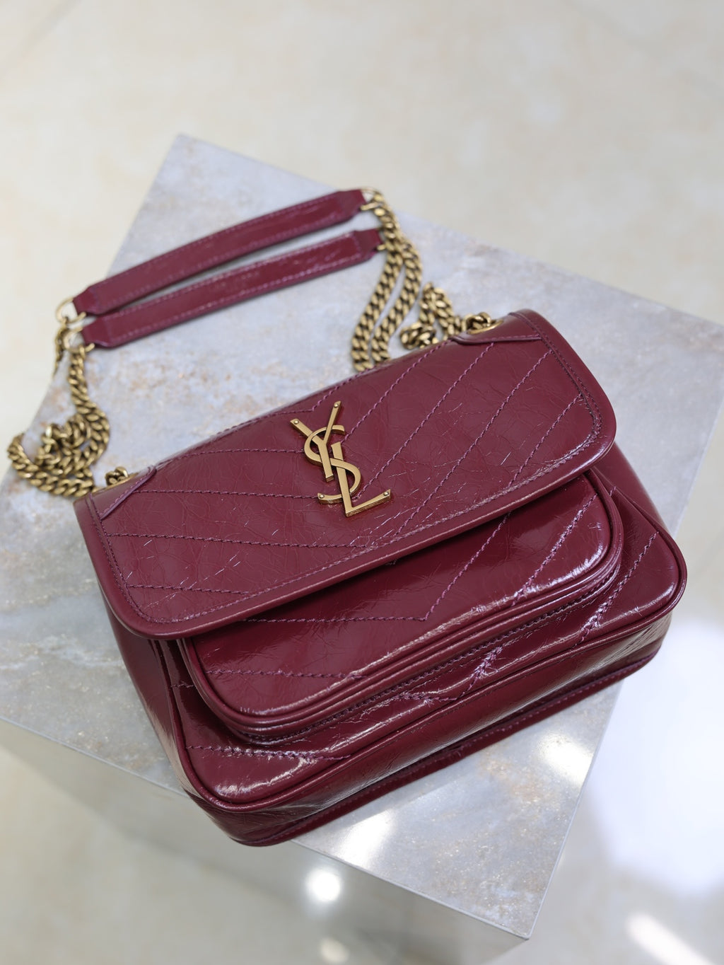 Women's Niki Medium Shoulder Bag – Burgundy
