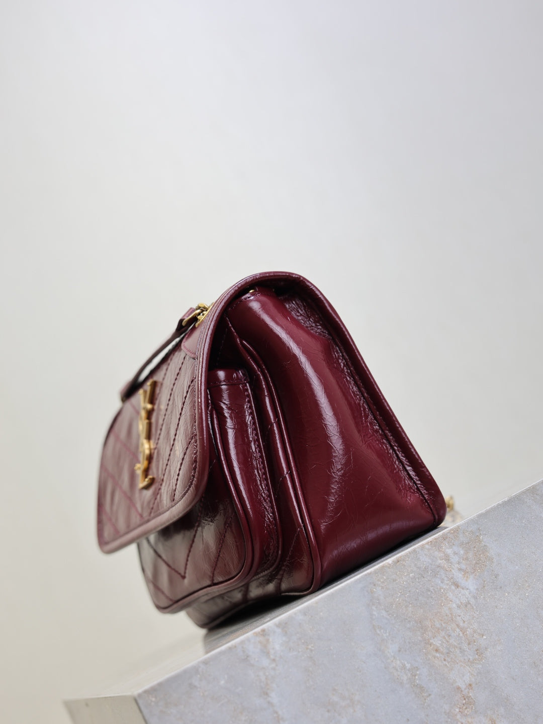 Women's Niki Medium Shoulder Bag – Burgundy