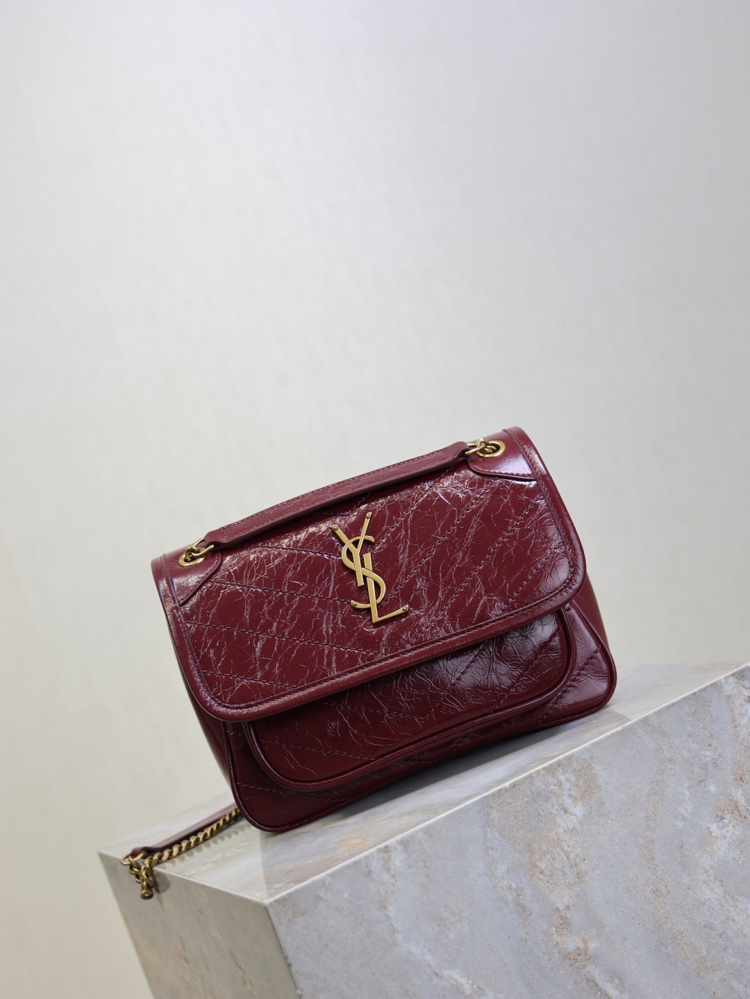 Women's Niki Medium Shoulder Bag – Burgundy