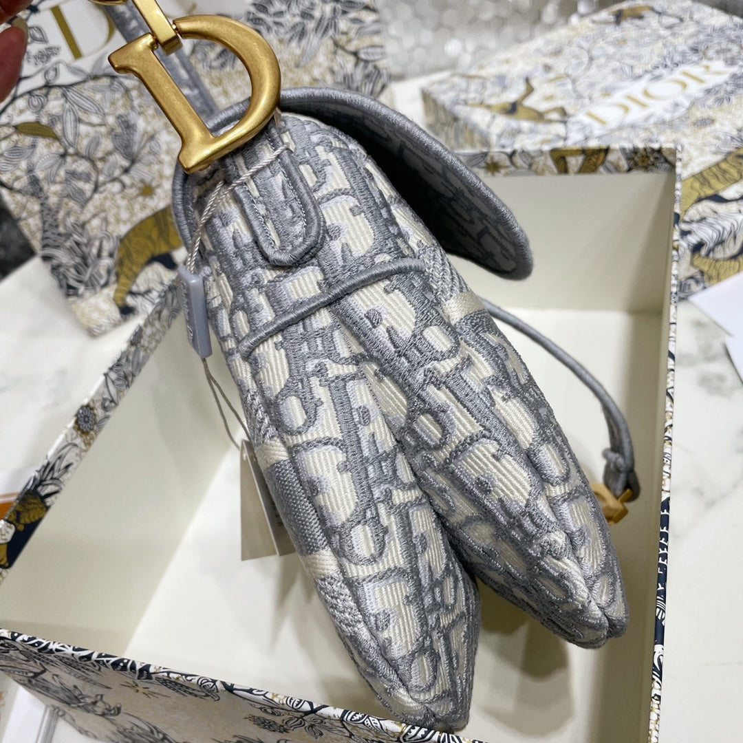 Men's Oblique Jacquard Saddle Bag – Grey