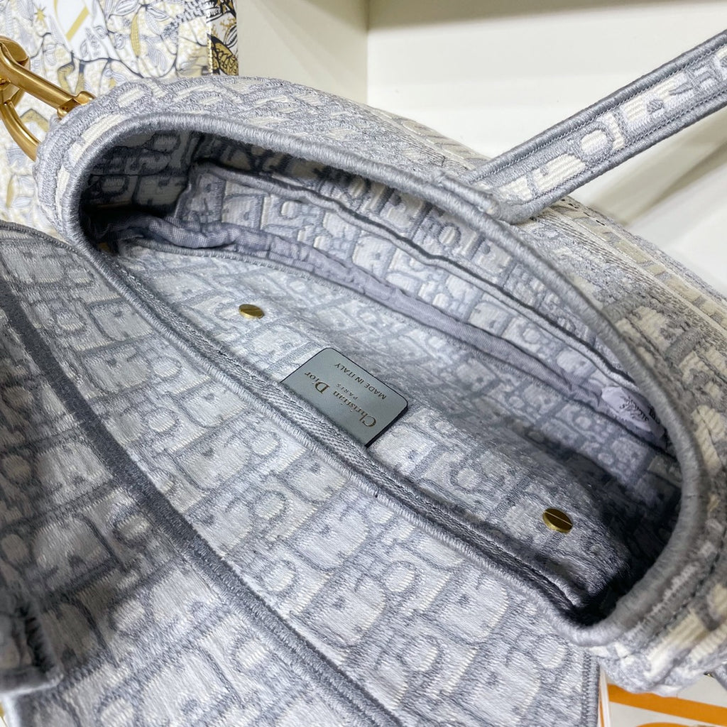 Men's Oblique Jacquard Saddle Bag – Grey