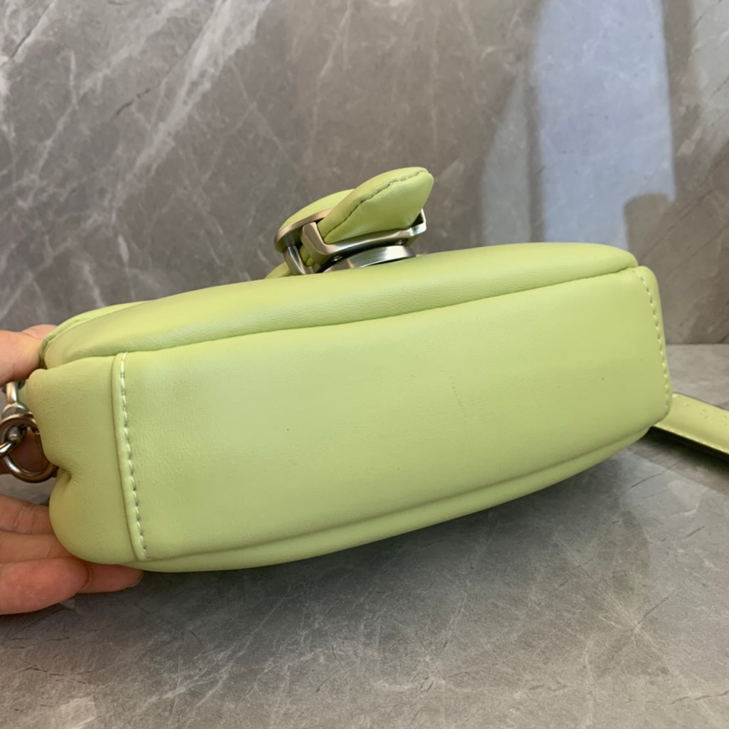 Premium Women's Handbag – Elegant Design for Every Occasion