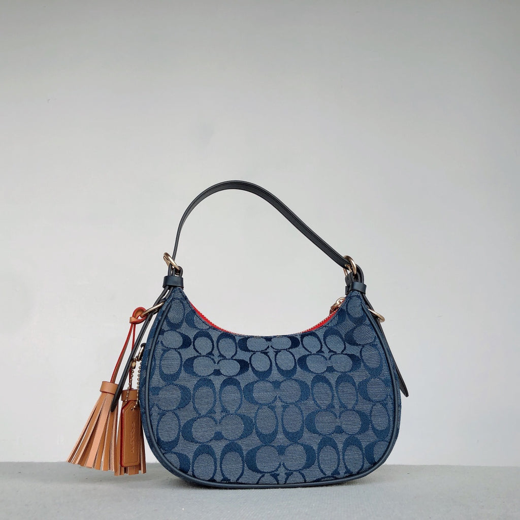 Premium Women's Bag – Elegance Meets Everyday Functionality