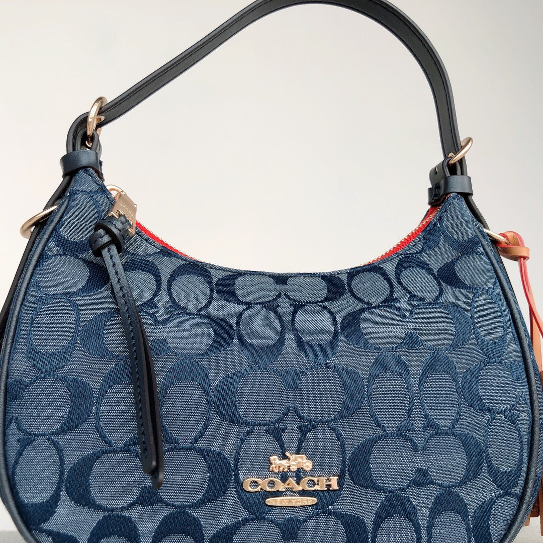 Premium Women's Bag – Elegance Meets Everyday Functionality