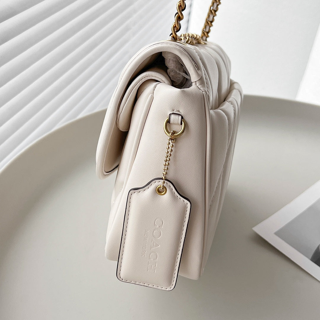 Luxury Women's Handbag – Sophisticated Style, Everyday Elegance