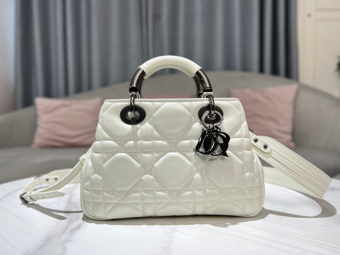 Women's Quilted Cannage Mini Handbag – White