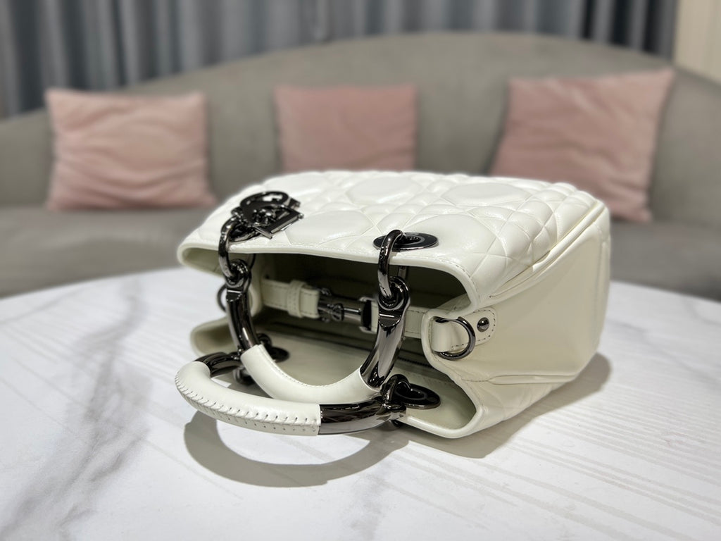 Women's Quilted Cannage Mini Handbag – White