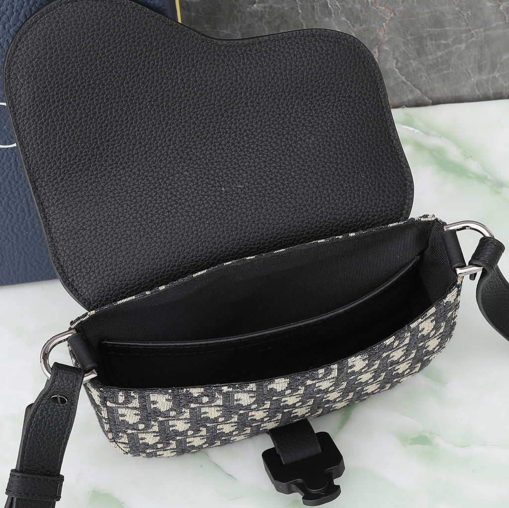 Men's Saddle Crossbody Bag – Oblique Jacquard