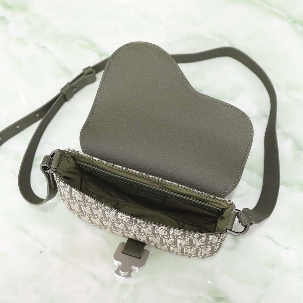 Men's Saddle Crossbody Bag – Oblique Jacquard Khaki