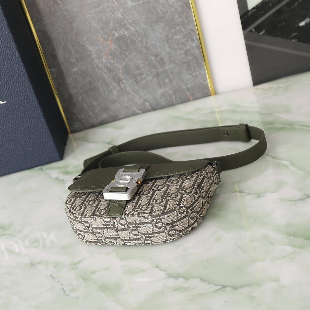 Men's Saddle Crossbody Bag – Oblique Jacquard Khaki