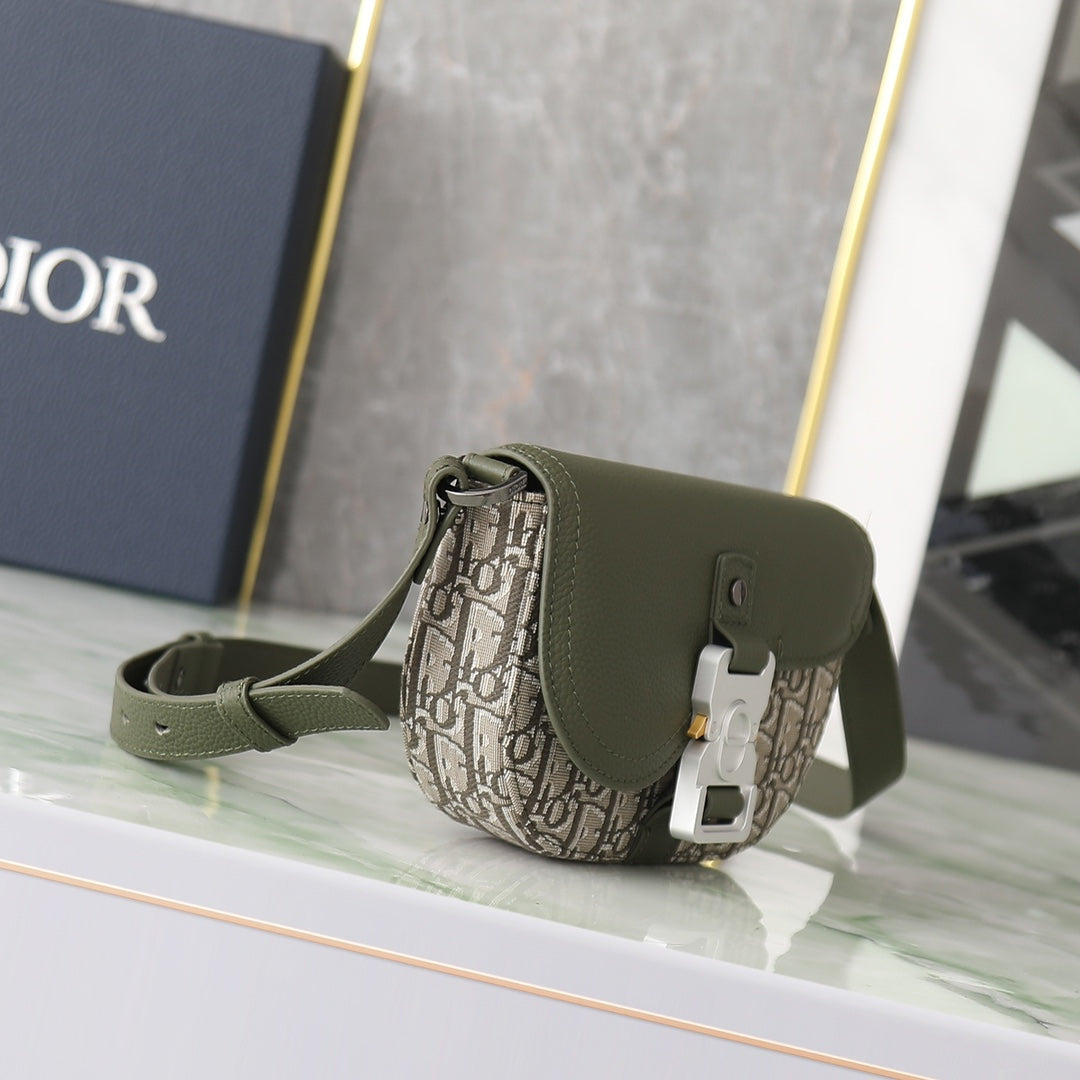 Men's Saddle Crossbody Bag – Oblique Jacquard Khaki