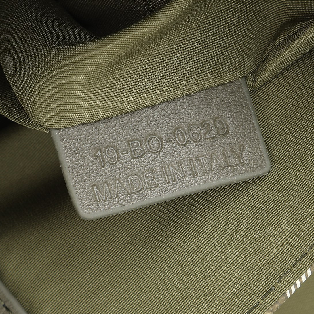 Premium Unisex Bag – Bold Style for Him & Her