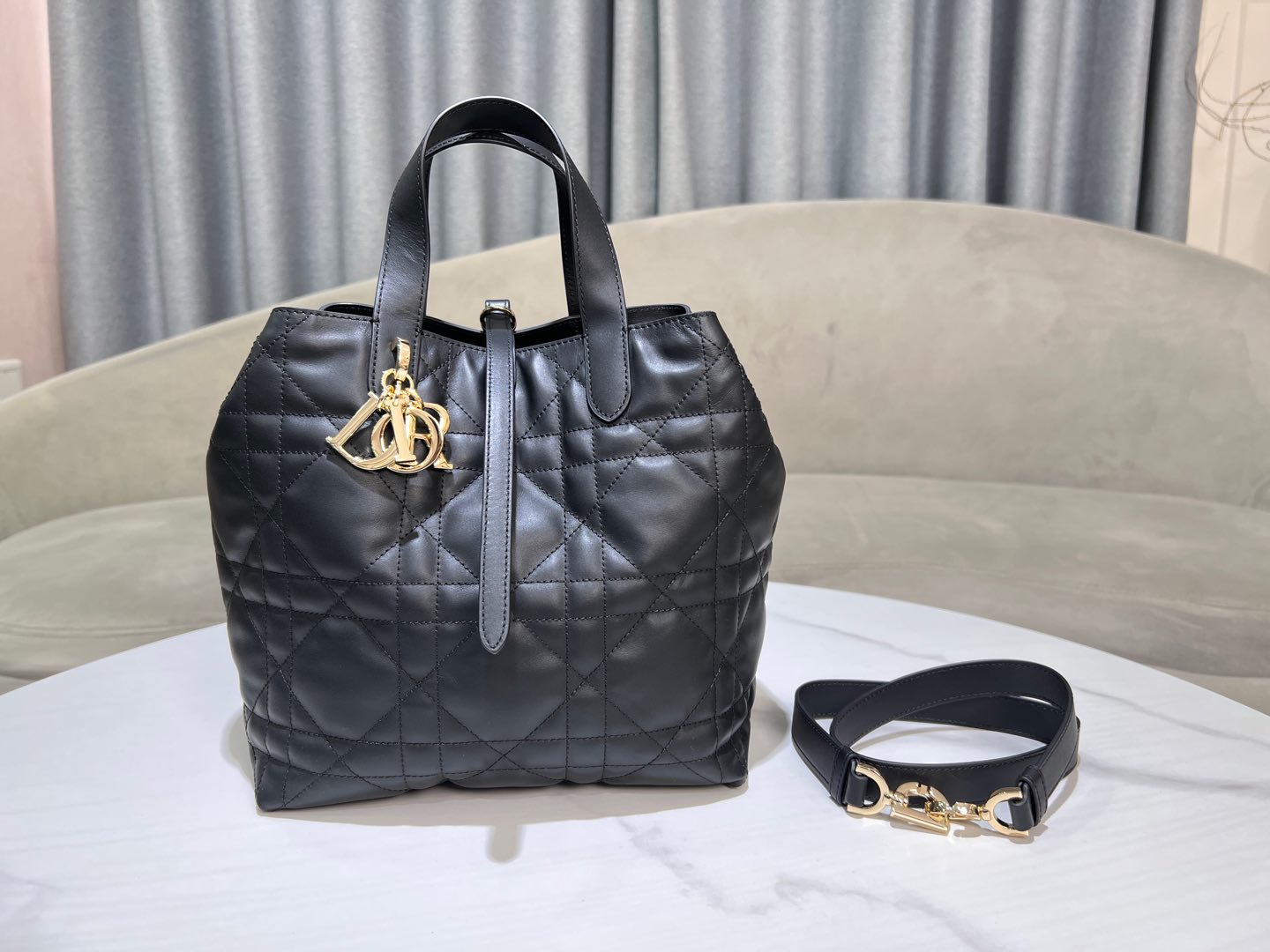 Women's Quilted Cannage Tote Bag – Black