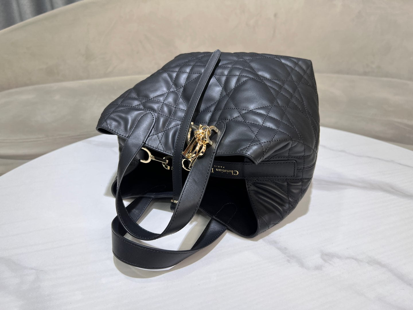 Women's Quilted Cannage Tote Bag – Black