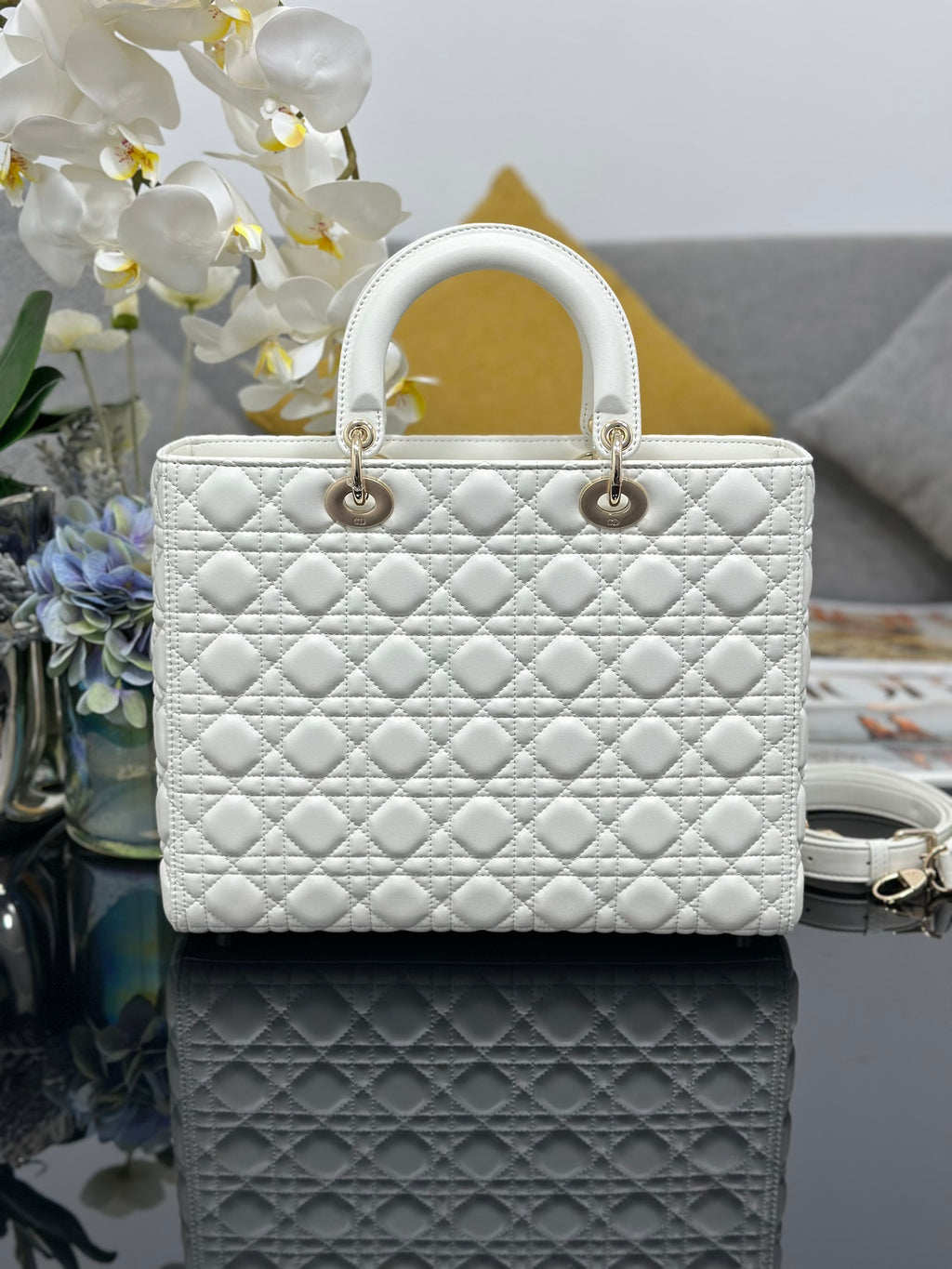 Women's Quilted Cannage Large Handbag – White Silver
