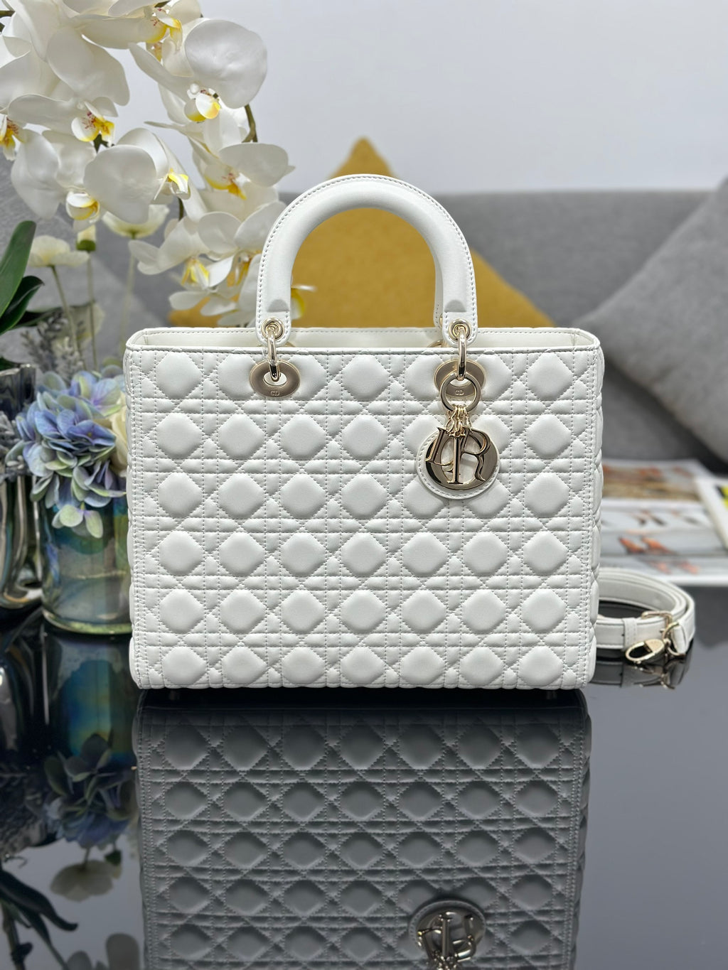 Women's Quilted Cannage Large Handbag – White Silver