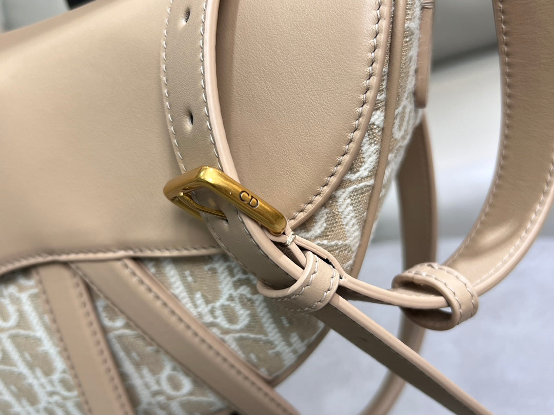Men's Oblique Jacquard Saddle Bag – Beige