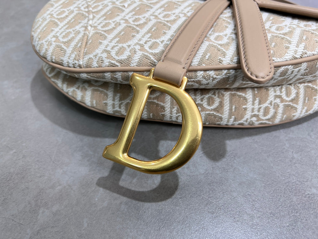 Men's Oblique Jacquard Saddle Bag – Beige