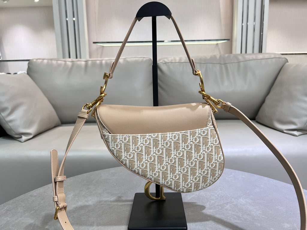 Men's Oblique Jacquard Saddle Bag – Beige