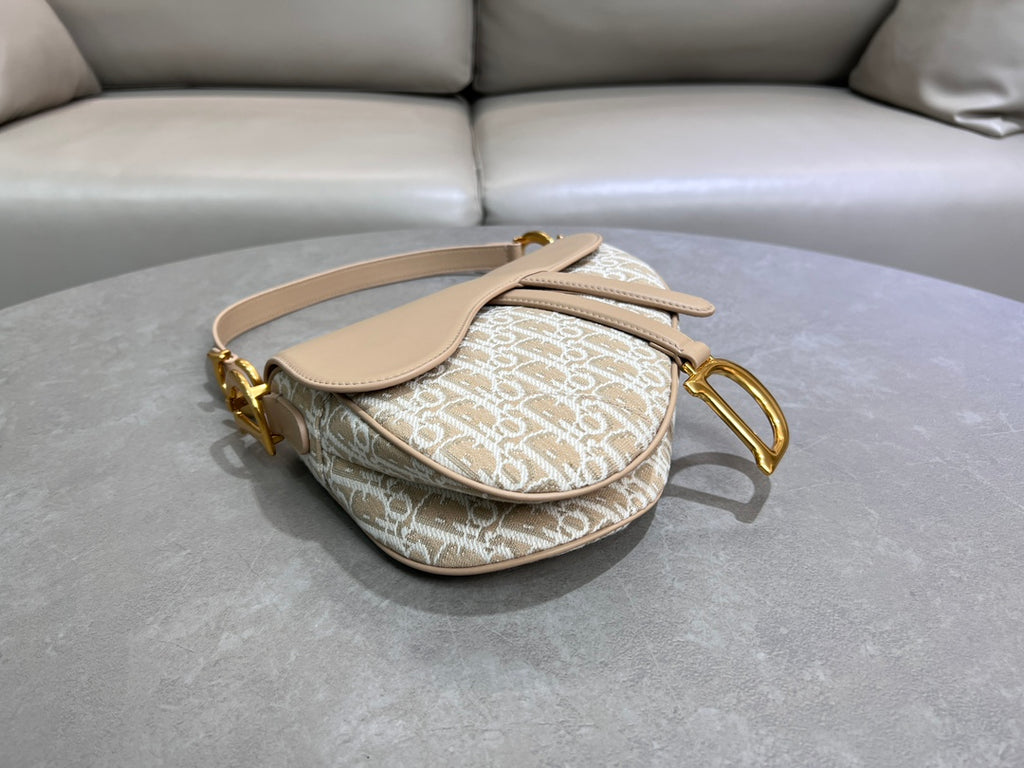 Men's Oblique Jacquard Saddle Bag – Beige