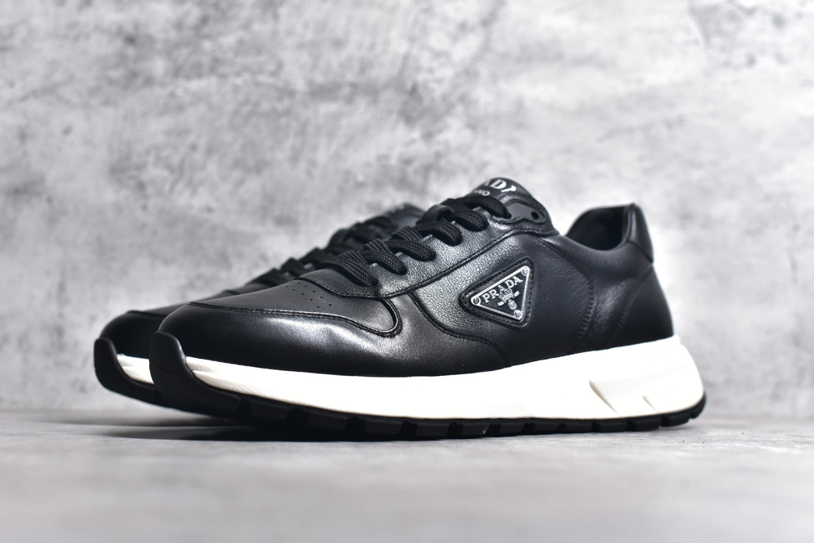 Signature Leather Oxford Shoes